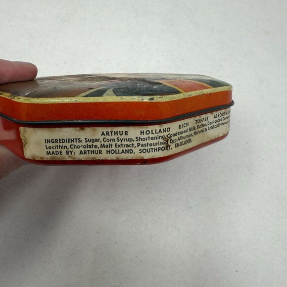 Vintage Arthur Holland Octagonal Toffee Tin Boy Dog Painting Design Red Base - Picture 5 of 6